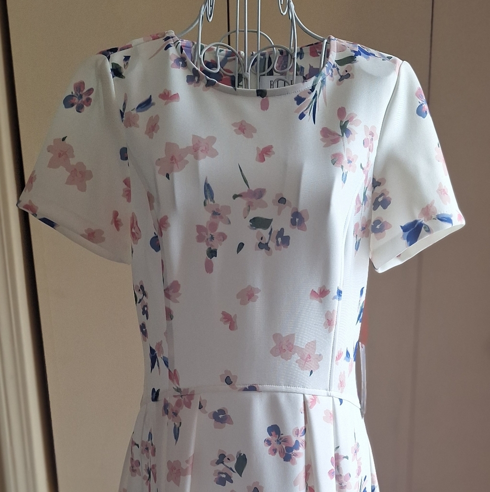 NWT Elle floral spring dress